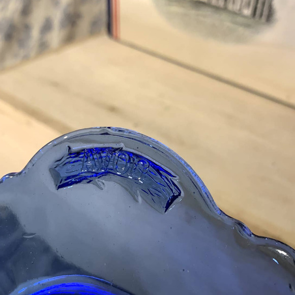 VTG Avon Boxed Set of Mt Vernon Plate and 2 Hostess Soaps - Picture 11 of 13